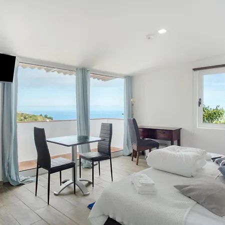 House Inmountain Canico (Madeira)