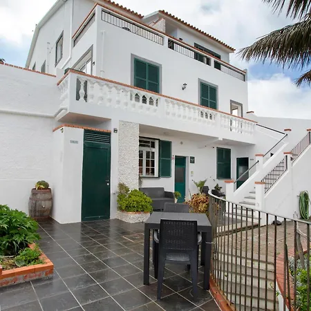 House Inmountain Canico (Madeira)