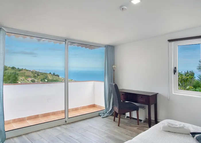 Holiday park House Inmountain Canico (Madeira)