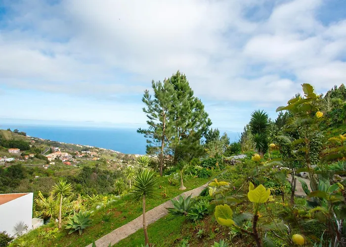 House Inmountain * Canico (Madeira)