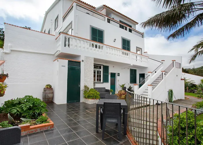 House Inmountain Canico (Madeira)